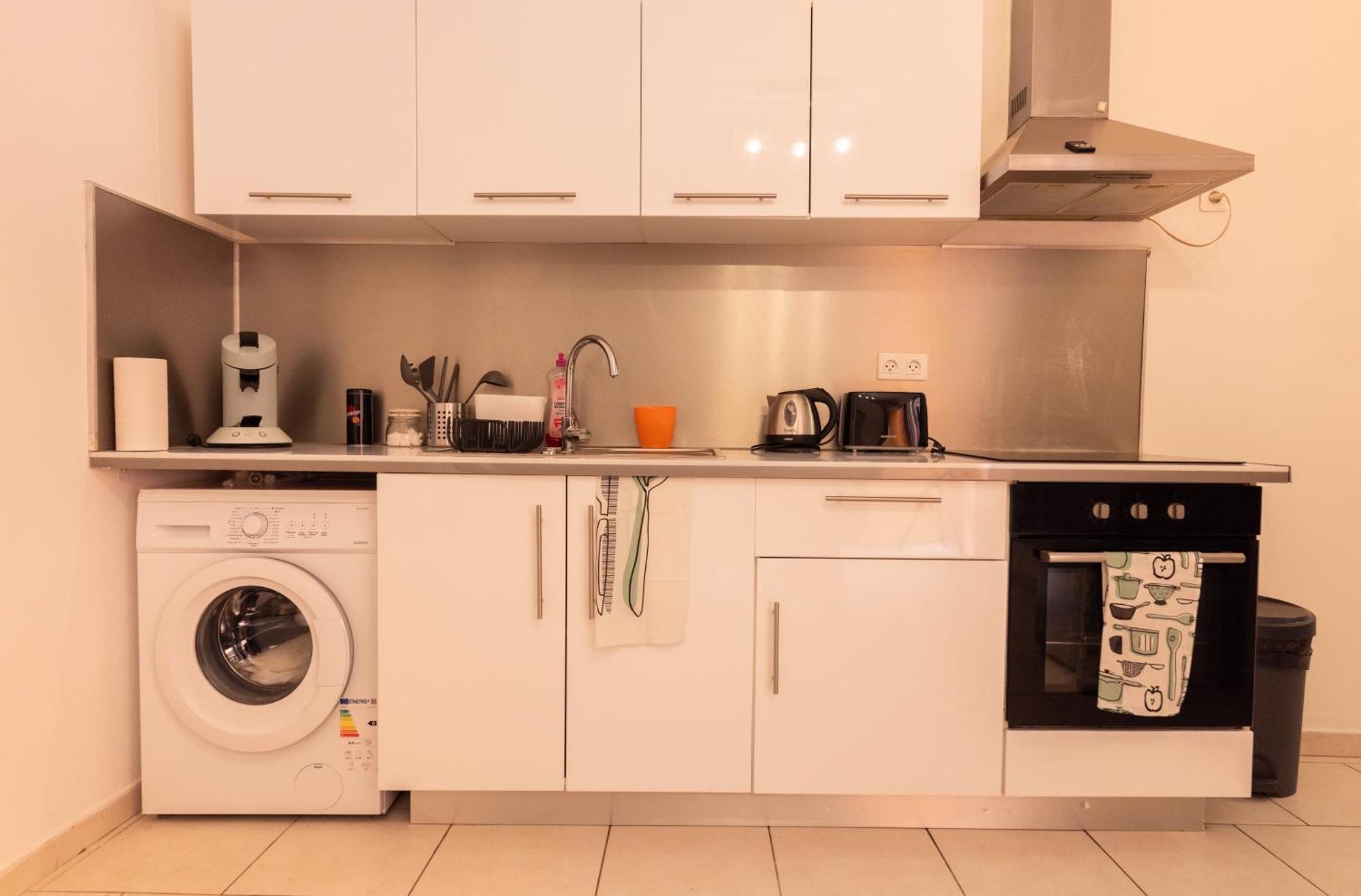 Appartement Tout Equipe Pour 6 Personnes A 15Min Des Plages Безие Екстериор снимка