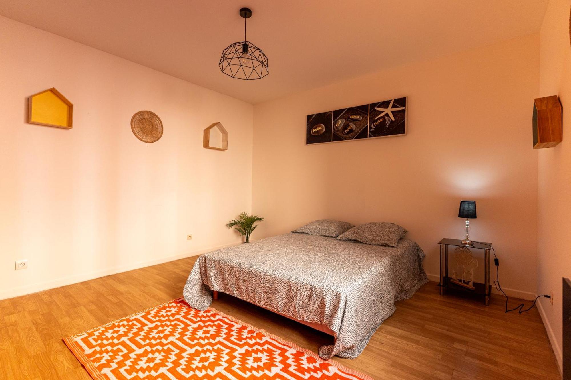 Appartement Tout Equipe Pour 6 Personnes A 15Min Des Plages Безие Екстериор снимка