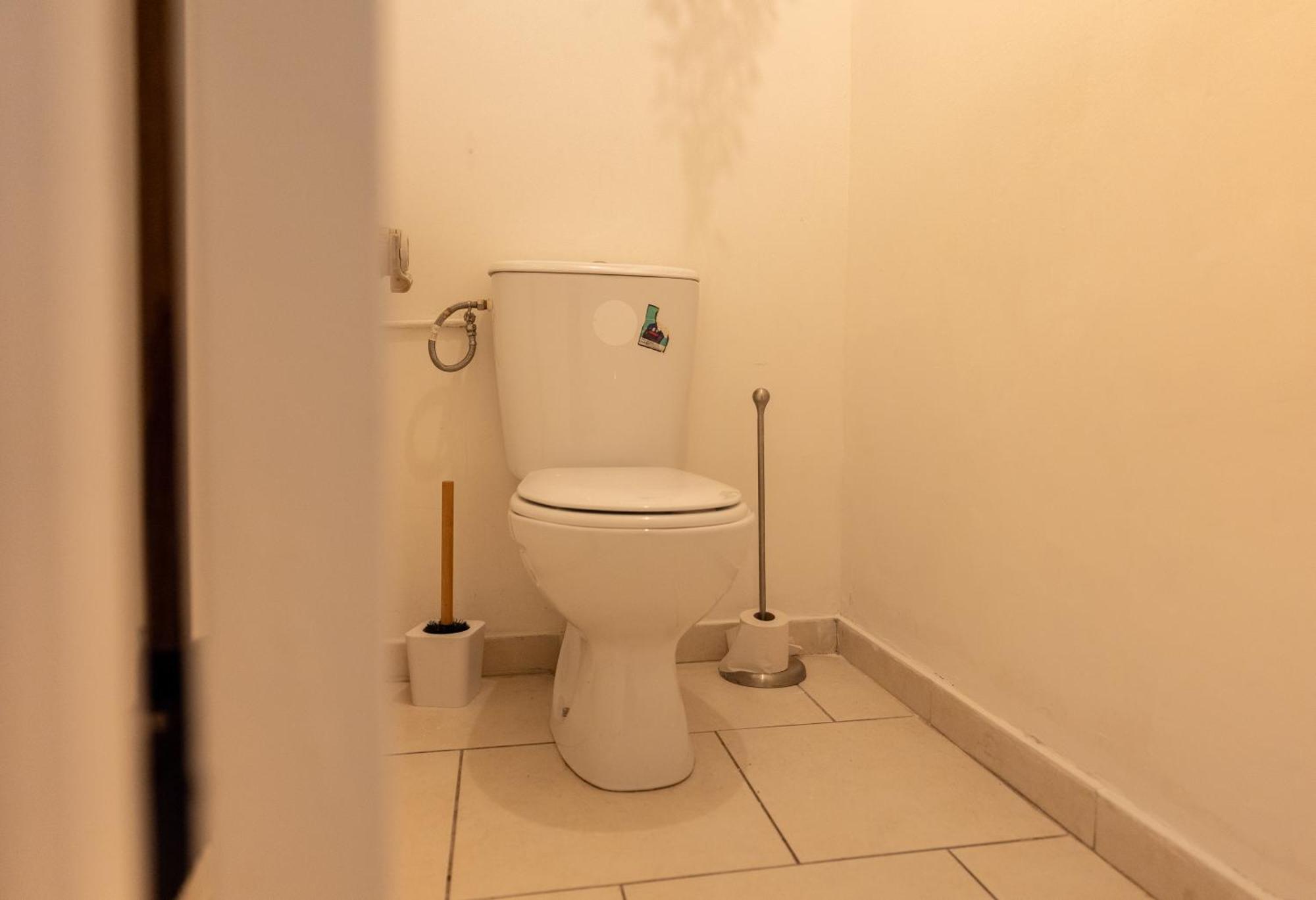 Appartement Tout Equipe Pour 6 Personnes A 15Min Des Plages Безие Екстериор снимка