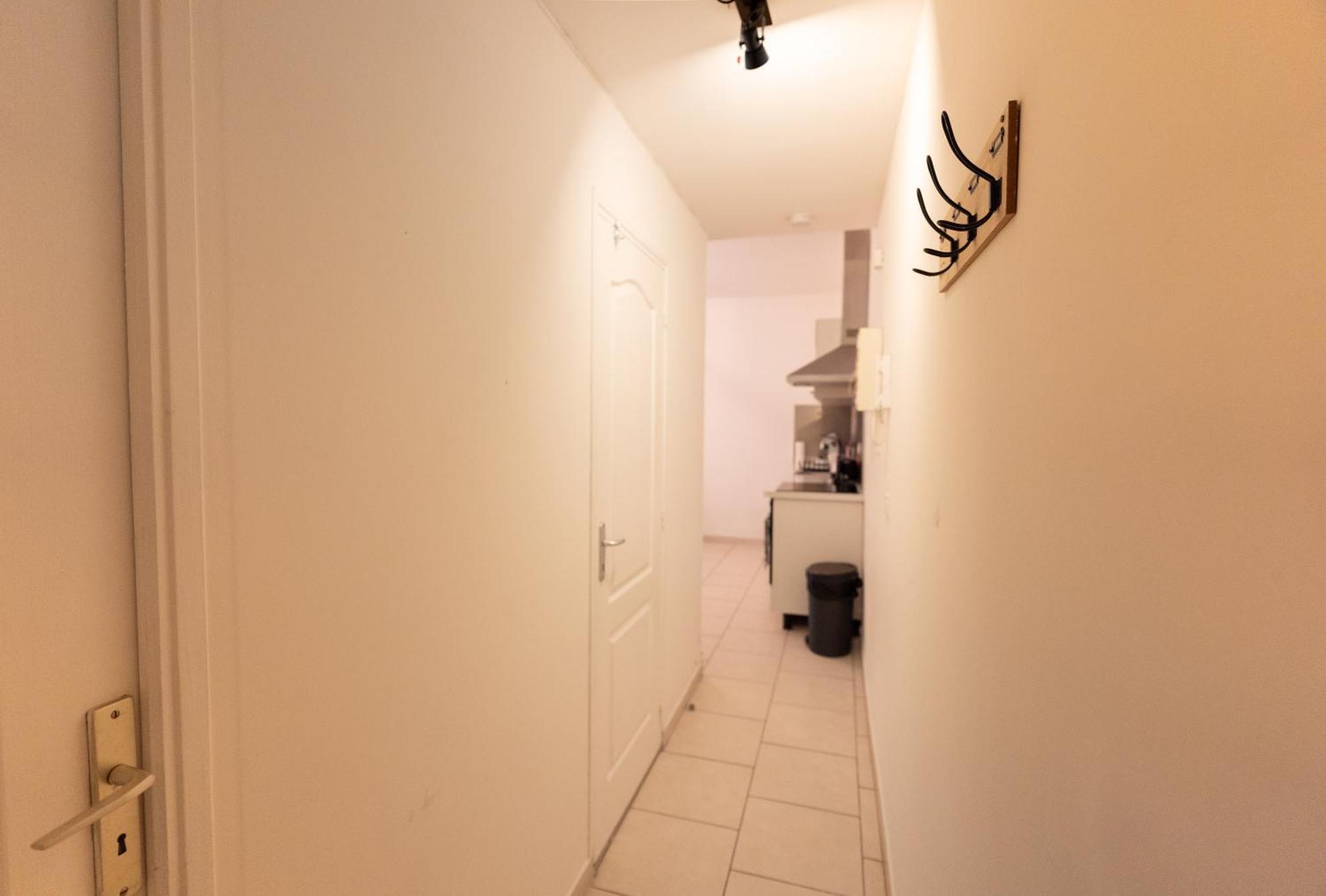 Appartement Tout Equipe Pour 6 Personnes A 15Min Des Plages Безие Екстериор снимка