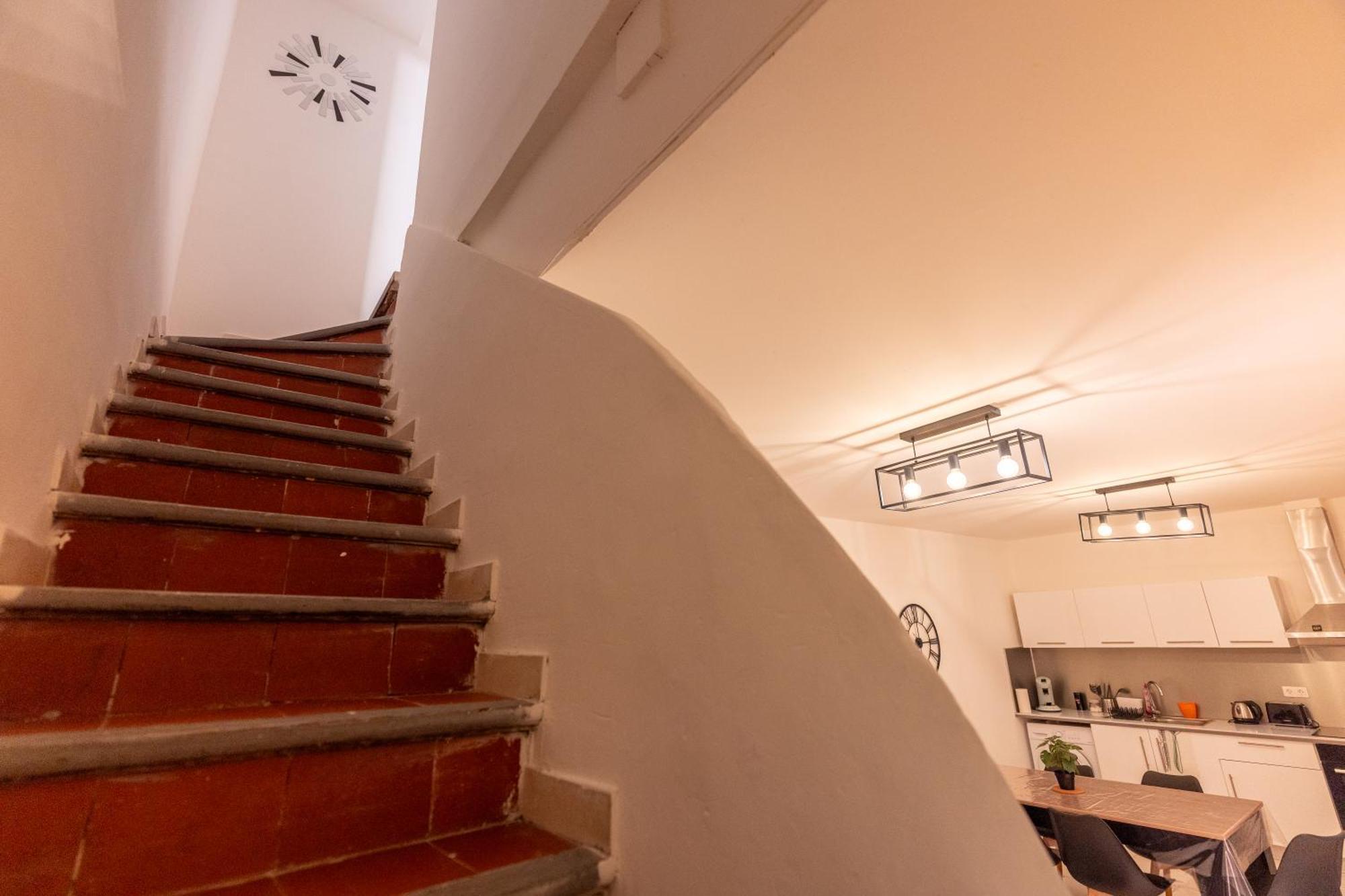 Appartement Tout Equipe Pour 6 Personnes A 15Min Des Plages Безие Екстериор снимка